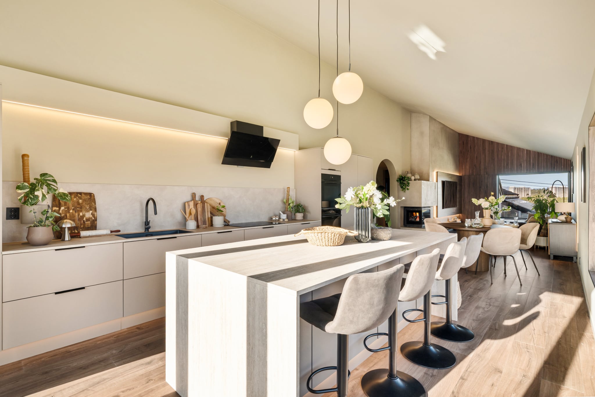 fafc1705-7cba-409d-801a-40c6908bf187 (1)